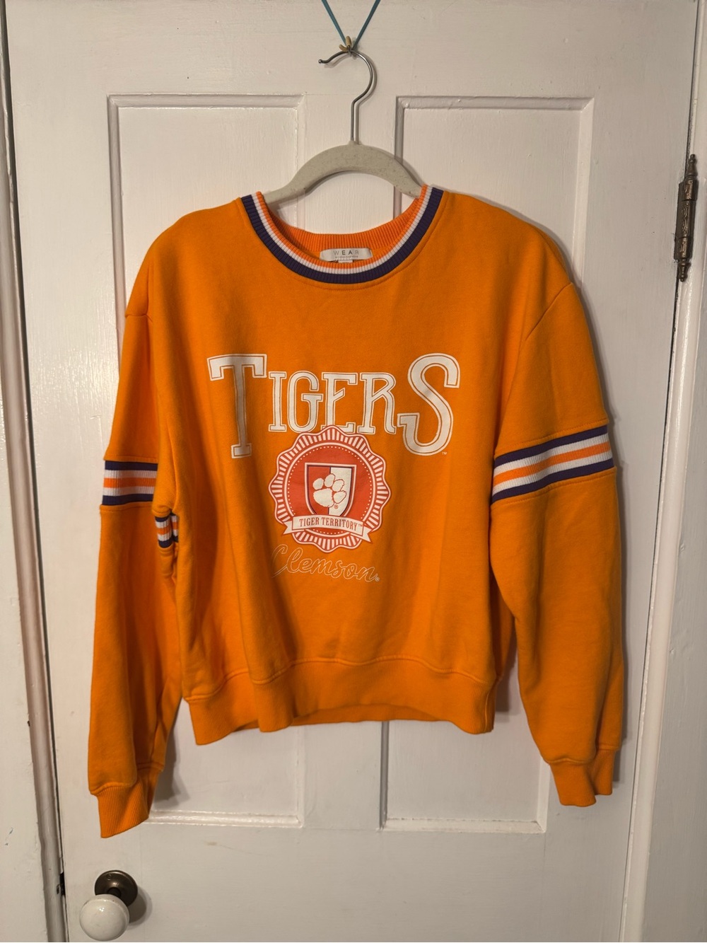 Clemson Tigers Orange Crewneck Sweatshirt, Wear by Erin Andrews, size M, EUC